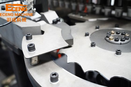 Πλήρως ηλεκτρική παραγωγή 12000BPH Eceng K6 μηχανών σχηματοποίησης χτυπήματος τεντωμάτων 2000 μιλ.