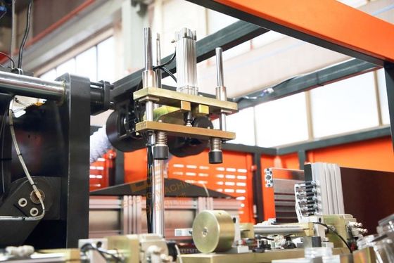 Αυτόματη μηχανή 1500BPH 5liter Eceng Q5L2 48kW σχηματοποίησης χτυπήματος μπουκαλιών νερό