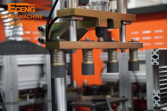 Eceng Q6000 Pet Stretch Blow Moulding Machine 4 κοιλότητα για 2 λίτρα μπουκάλι έως και 6000bph
