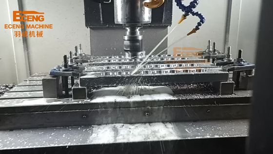φόρμα 24 προσχηματισμών 28mm PET σχηματοποίηση χτυπήματος μπουκαλιών νερό κοιλοτήτων