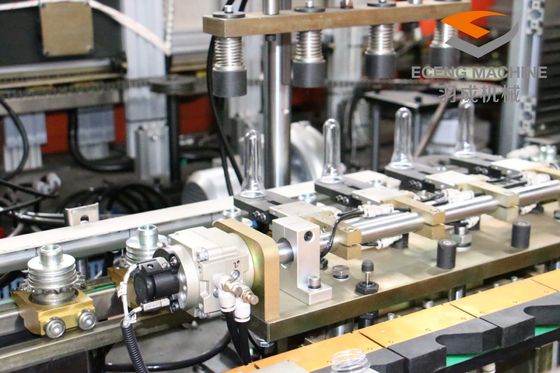 Φυσώντας μηχανή 220V 50HZ μπουκαλιών της PET προσχηματισμών παραγωγής 6000BPH
